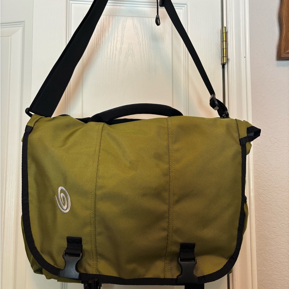 Timbuk2 Green and Black Messenger Laptop Bag with Durable Design